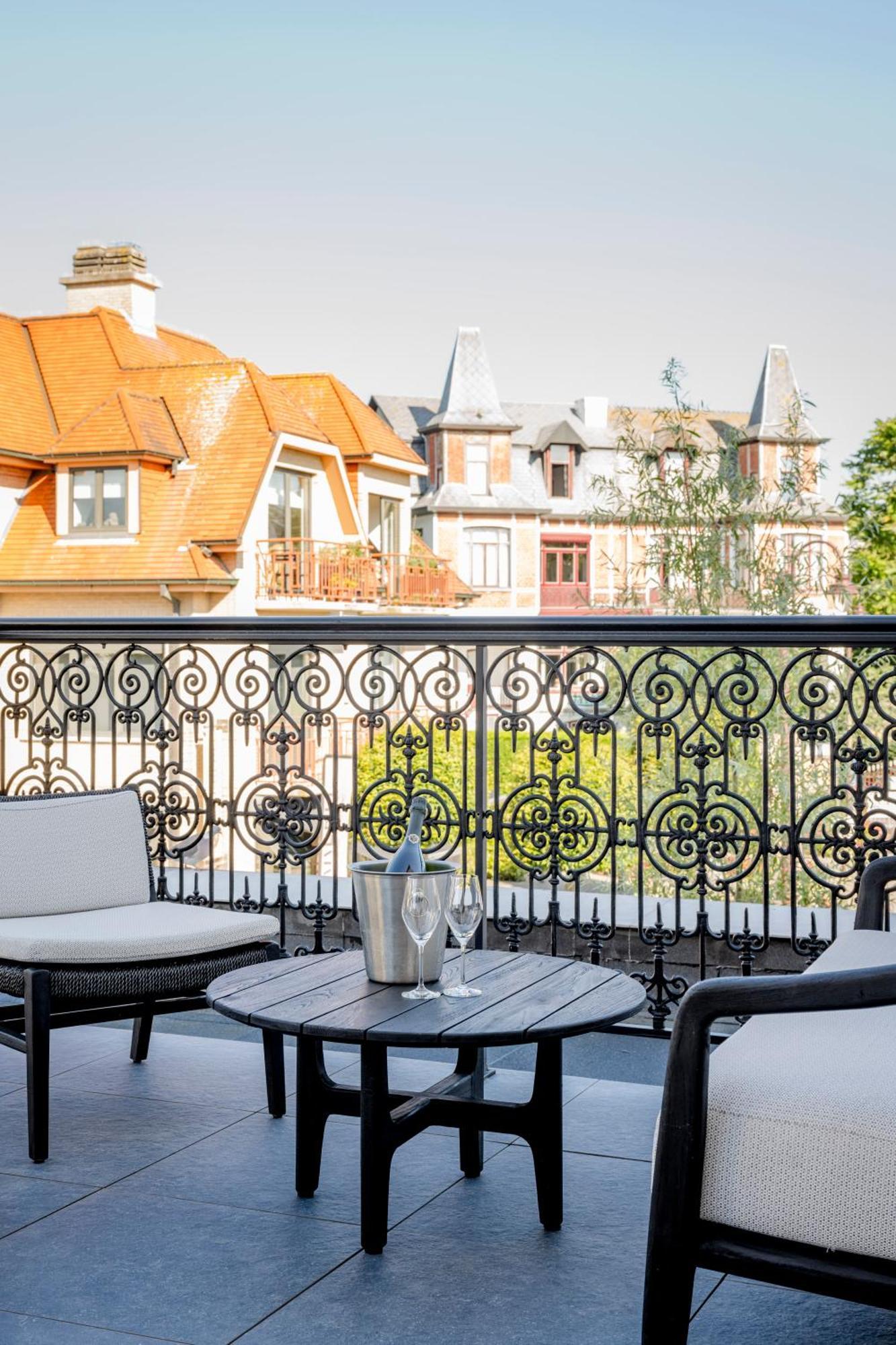 Hotel Des Brasseurs De Haan Exteriör bild